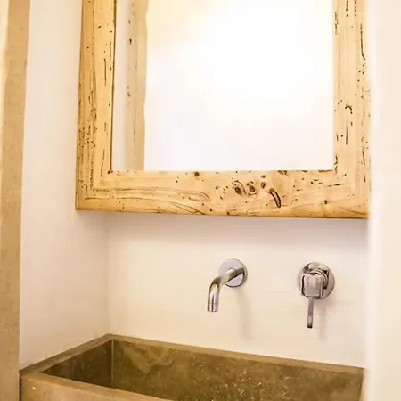 Corte Di Bonifacio Typical Bed & Breakfast